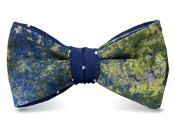 галстук бабочка синего цвета в горошек